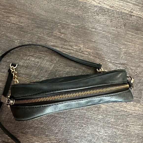 Michael Kors Jet Set Medium Quilted Bag - Picture 7 of 15